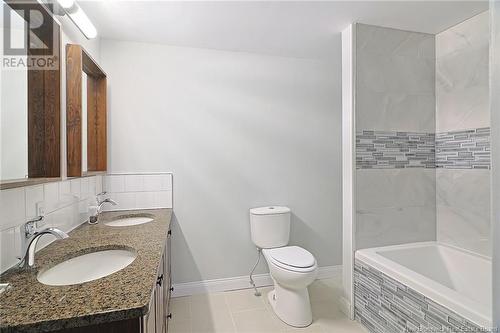 130 Moore Street, Fredericton, NB - Indoor Photo Showing Bathroom