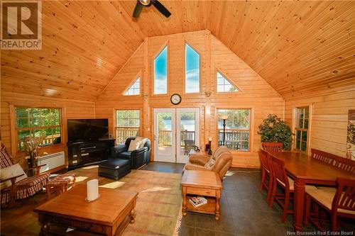 96 Woodmere Drive, Upper Kingsclear, NB - Indoor Photo Showing Living Room