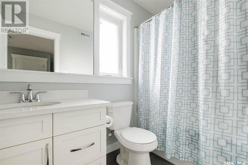 305 Butte Street, Pilot Butte, SK - Indoor Photo Showing Bathroom