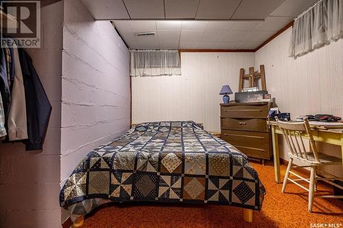 1527 Shannon Crescent, Saskatoon, SK - Indoor Photo Showing Bedroom
