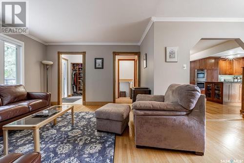 1527 Shannon Crescent, Saskatoon, SK - Indoor Photo Showing Living Room