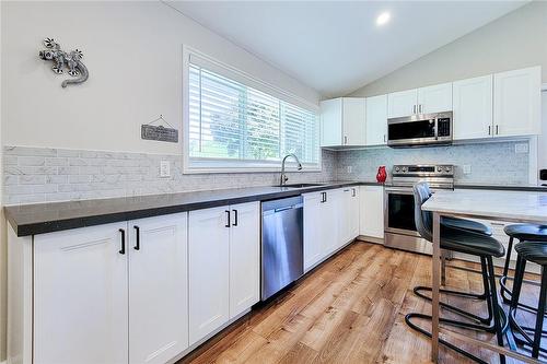 5426 Spruce Avenue, Burlington, ON - Indoor Photo Showing Kitchen
