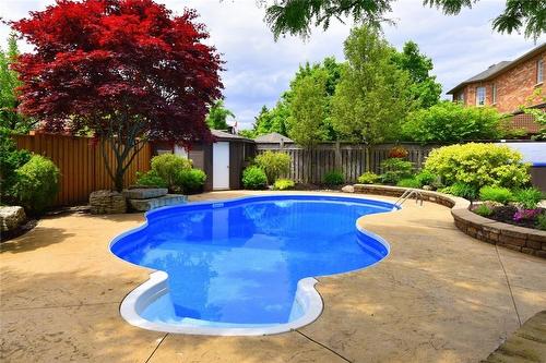 2516 Nicklaus Court, Burlington, ON - Outdoor With In Ground Pool With Backyard