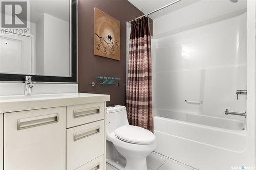 222 1545 Neville Drive, Regina, SK - Indoor Photo Showing Bathroom