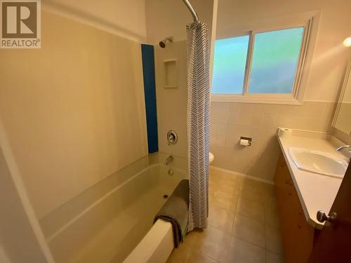 1505 Pine  Avenue, Trail, BC - Indoor Photo Showing Bathroom