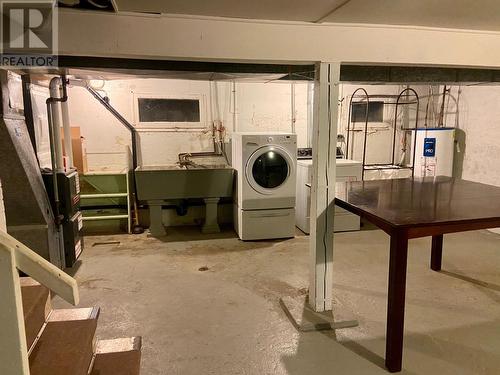 1505 Pine  Avenue, Trail, BC - Indoor Photo Showing Laundry Room