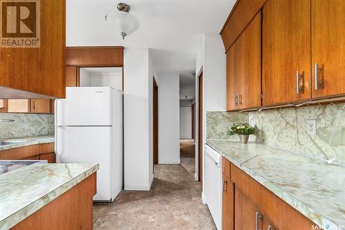 1013 Normandy Drive, Moose Jaw, SK - Indoor Photo Showing Kitchen