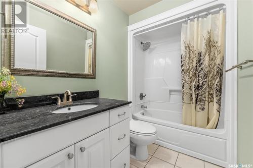 1013 Normandy Drive, Moose Jaw, SK - Indoor Photo Showing Bathroom