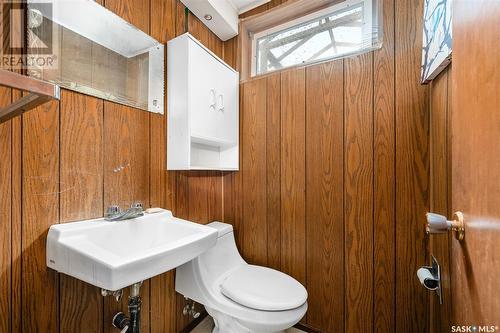 1013 Normandy Drive, Moose Jaw, SK - Indoor Photo Showing Bathroom