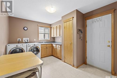 139 Pezer Crescent, Saskatoon, SK - Indoor Photo Showing Laundry Room
