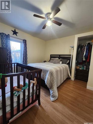 101 Centre Street, Frontier, SK - Indoor Photo Showing Bedroom