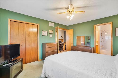 134 Merrilee Crescent, Hamilton, ON - Indoor Photo Showing Bedroom