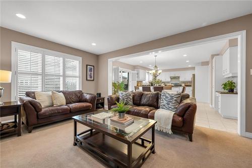 103 Dicenzo Drive, Hamilton, ON - Indoor Photo Showing Living Room