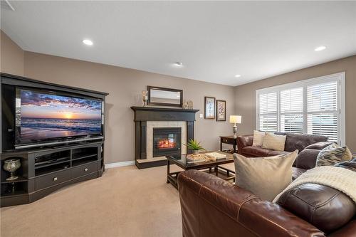 103 Dicenzo Drive, Hamilton, ON - Indoor Photo Showing Living Room With Fireplace