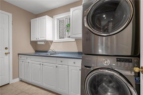 103 Dicenzo Drive, Hamilton, ON - Indoor Photo Showing Laundry Room
