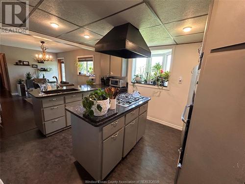 2120 Lesperance Avenue, Tecumseh, ON - Indoor Photo Showing Kitchen