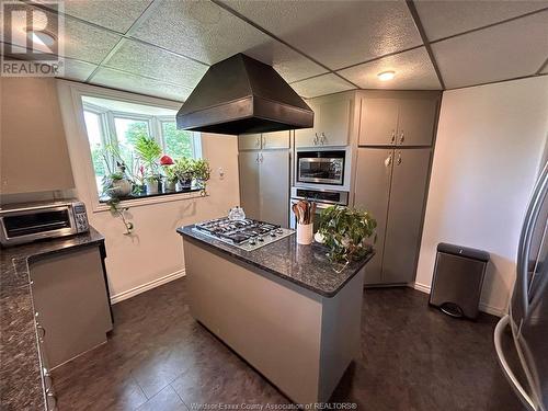 2120 Lesperance Avenue, Tecumseh, ON - Indoor Photo Showing Kitchen