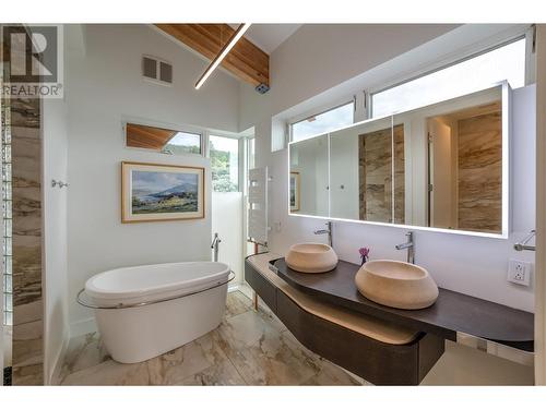 2185 Naramata Road, Naramata, BC - Indoor Photo Showing Bathroom