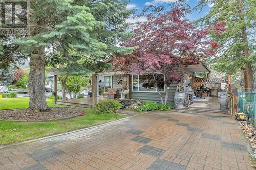 504 Stanley Crescent, Kelowna, BC - Outdoor