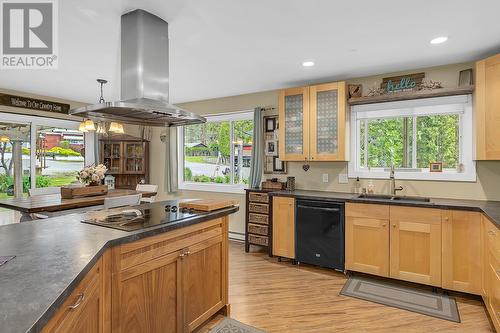 504 Stanley Crescent, Kelowna, BC - Indoor Photo Showing Kitchen With Double Sink