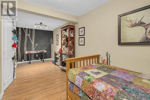 504 Stanley Crescent, Kelowna, BC - Indoor Photo Showing Bedroom