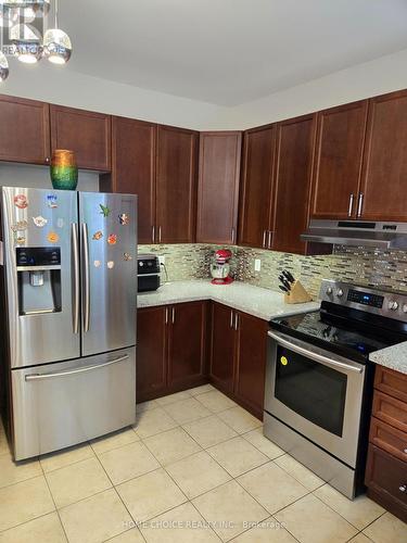 82 Cozens Drive, Richmond Hill, ON - Indoor Photo Showing Kitchen