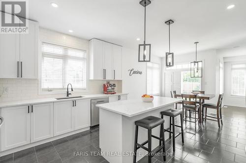 1301 Hunter Street, Innisfil, ON - Indoor Photo Showing Kitchen With Upgraded Kitchen