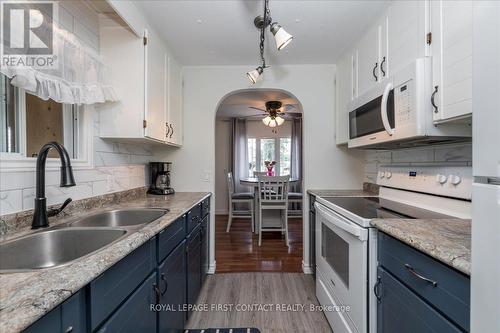 3 Weeping Willow Drive, Innisfil, ON - Indoor Photo Showing Kitchen With Double Sink