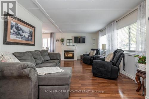 3 Weeping Willow Drive, Innisfil, ON - Indoor Photo Showing Living Room With Fireplace