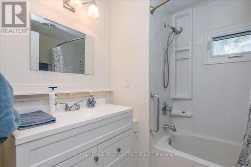 3 Weeping Willow Drive, Innisfil, ON - Indoor Photo Showing Bathroom