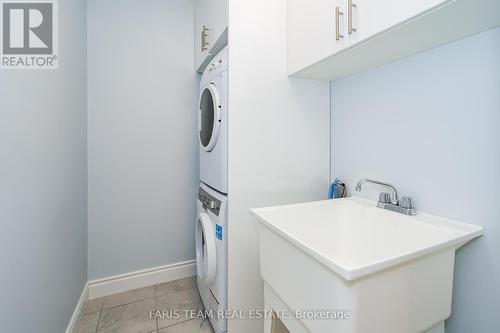109 - 90 Orchard Point Road, Orillia, ON - Indoor Photo Showing Laundry Room