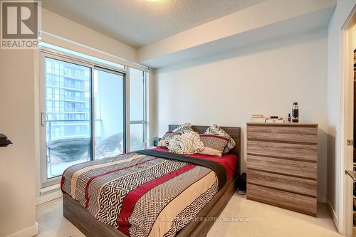 1517 - 4055 Parkside Village, Mississauga, ON - Indoor Photo Showing Bedroom