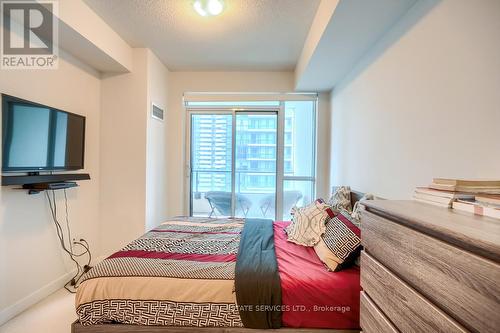 1517 - 4055 Parkside Village, Mississauga, ON - Indoor Photo Showing Bedroom