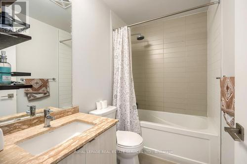 1517 - 4055 Parkside Village, Mississauga, ON - Indoor Photo Showing Bathroom