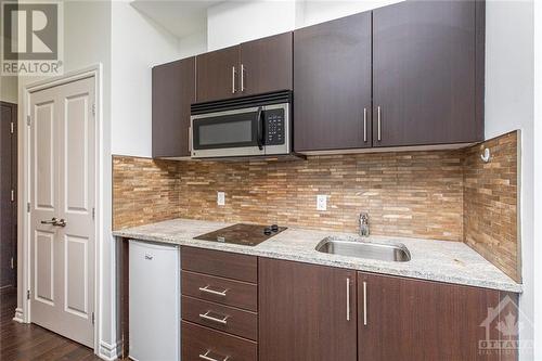 429 Kent Street Unit#506, Ottawa, ON - Indoor Photo Showing Kitchen With Upgraded Kitchen