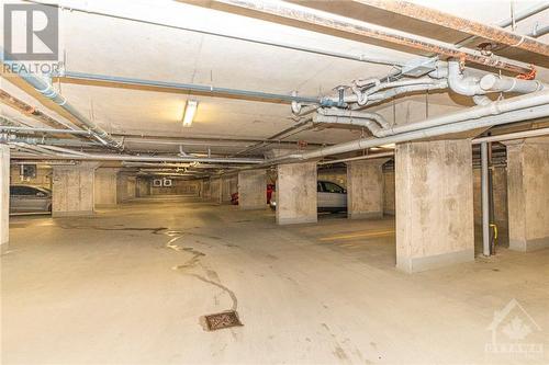 429 Kent Street Unit#506, Ottawa, ON - Indoor Photo Showing Garage