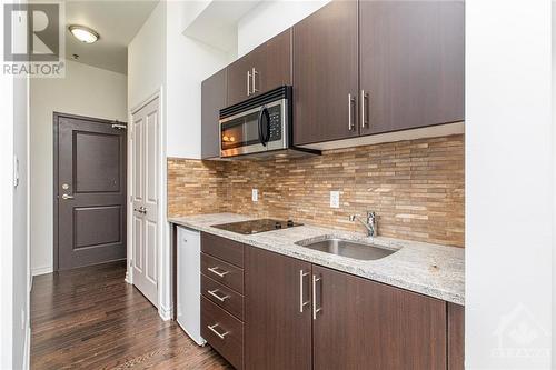 429 Kent Street Unit#506, Ottawa, ON - Indoor Photo Showing Kitchen With Upgraded Kitchen