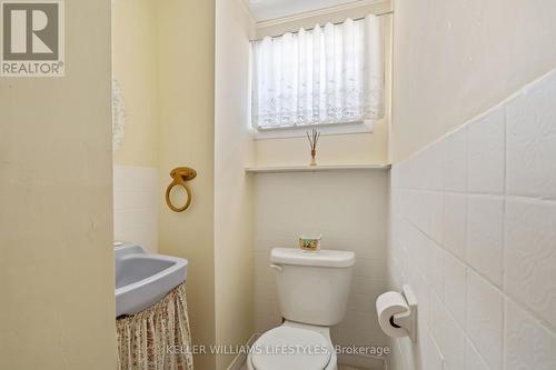 Unit 6 Bathroom - 239 Hamilton Road, London, ON 