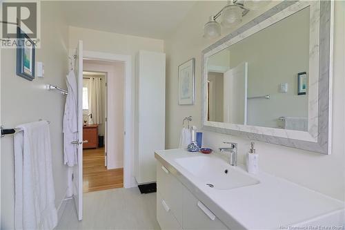 45 Lorne Street, Fredericton, NB - Indoor Photo Showing Bathroom