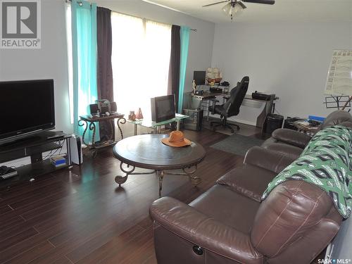 801 King Street, Estevan, SK - Indoor Photo Showing Living Room