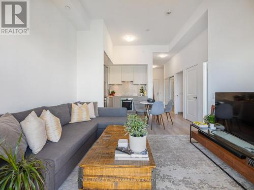 516 - 120 Parliament Street, Toronto (Moss Park), ON - Indoor Photo Showing Living Room