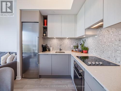 516 - 120 Parliament Street, Toronto (Moss Park), ON - Indoor Photo Showing Kitchen With Upgraded Kitchen