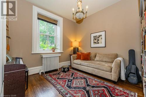 134 Dublin Street N, Guelph (Exhibition Park), ON - Indoor Photo Showing Living Room