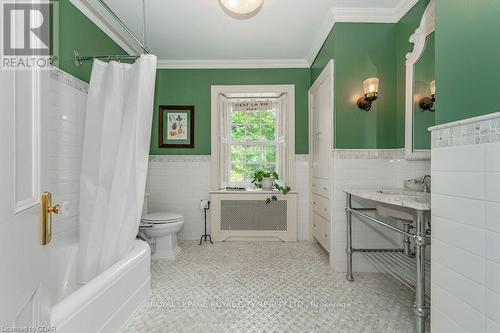 134 Dublin Street N, Guelph (Exhibition Park), ON - Indoor Photo Showing Bathroom