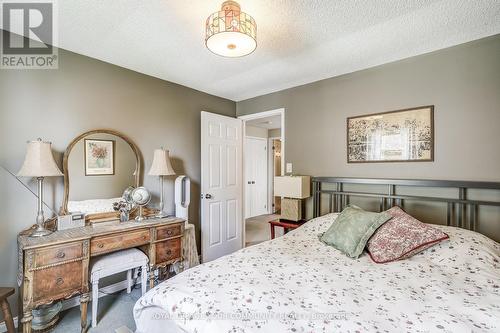 137 Lake Drive N, Georgina (Historic Lakeshore Communities), ON - Indoor Photo Showing Bedroom