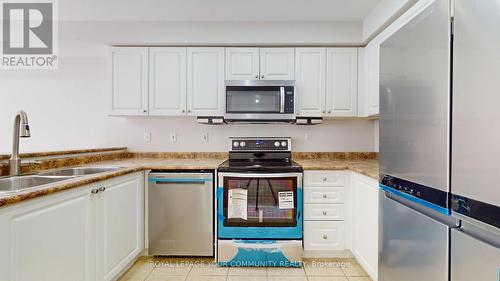 82 Goode Street, Richmond Hill, ON - Indoor Photo Showing Kitchen With Double Sink