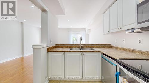 82 Goode Street, Richmond Hill, ON - Indoor Photo Showing Kitchen With Double Sink