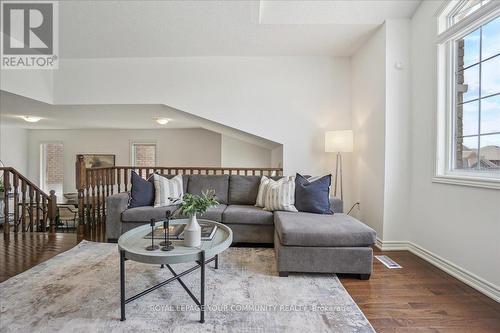 2172 Dawson Crescent, Innisfil (Alcona), ON - Indoor Photo Showing Living Room