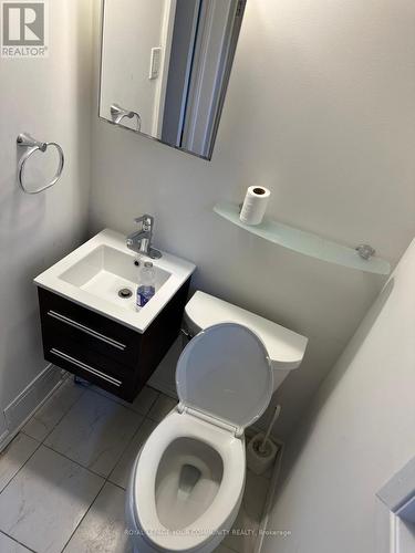 275 Betty Ann Drive, Toronto, ON - Indoor Photo Showing Bathroom