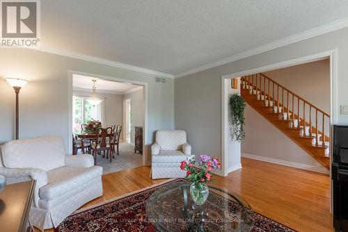 50 Longview Court, London, ON - Indoor Photo Showing Living Room